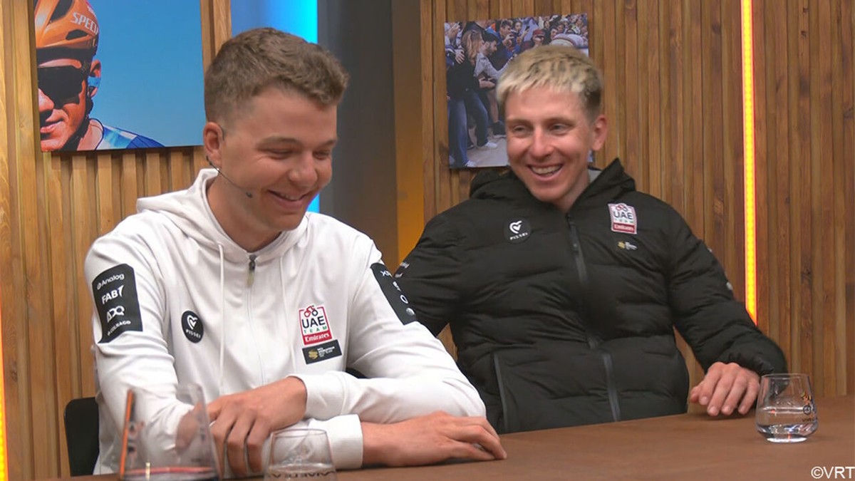 Tadej Pogacar dolt met ploegmaat in exclusieve babbel bij Vive le Vélo: "Ik stuurde meteen naar Florian: waarom win je niet?"