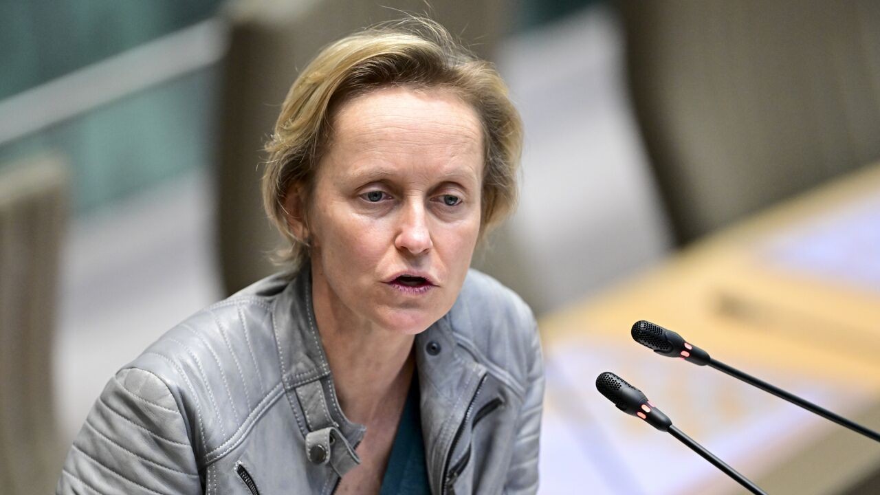 De Ridder legt onvrede over besparingen bij De Lijn naast zich neer: "Optimalisatie-oefening is nodig"