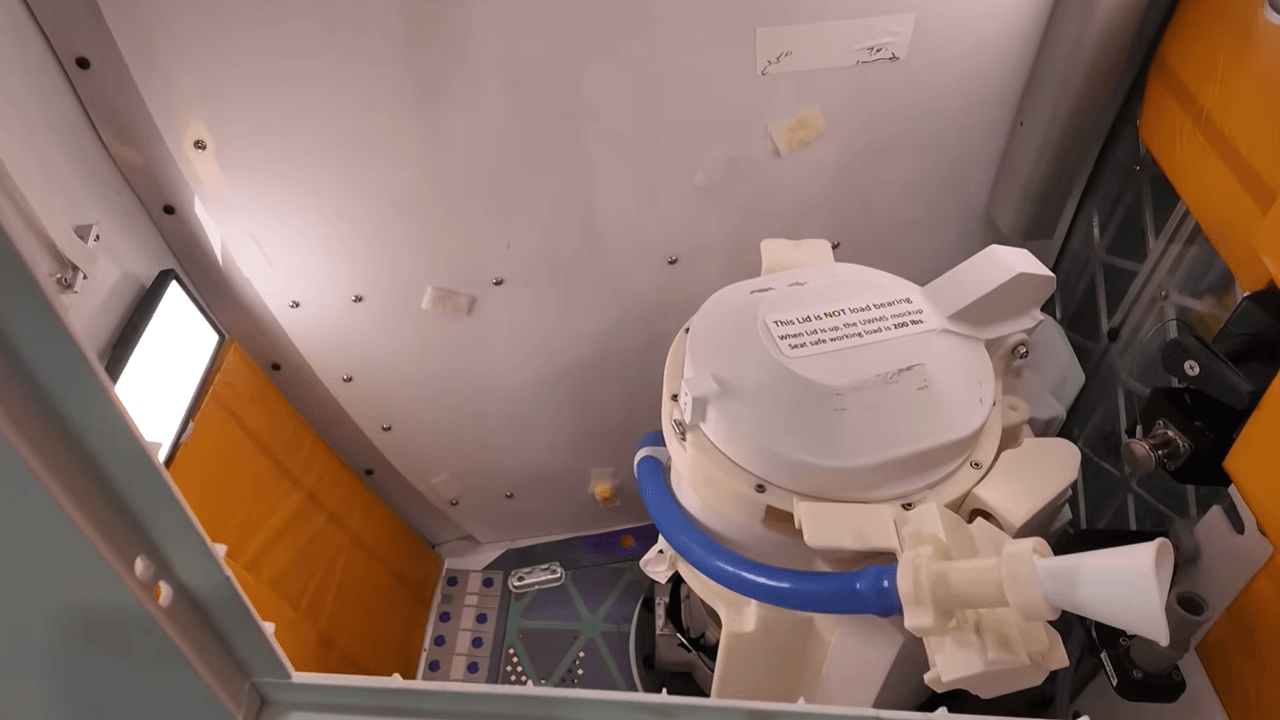 Even zorgen om brandgeur op toilet ruimtecapsule Artemis II
