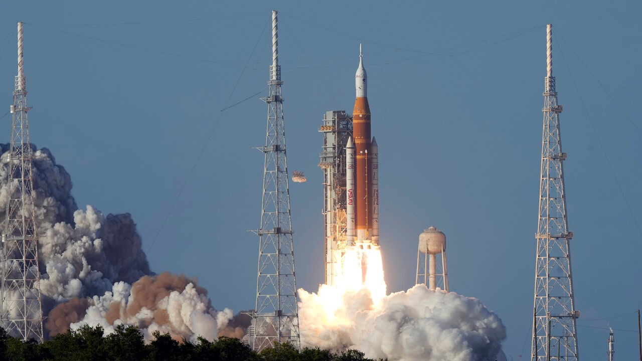 Liftoff! Eerste astronauten in meer dan 50 jaar op weg naar de maan