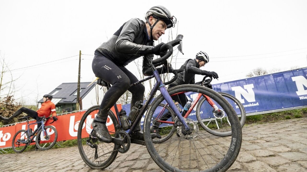 Opnieuw drama bij wielertoeristen: zo bereid je je gezond voor op grote sportevenementen