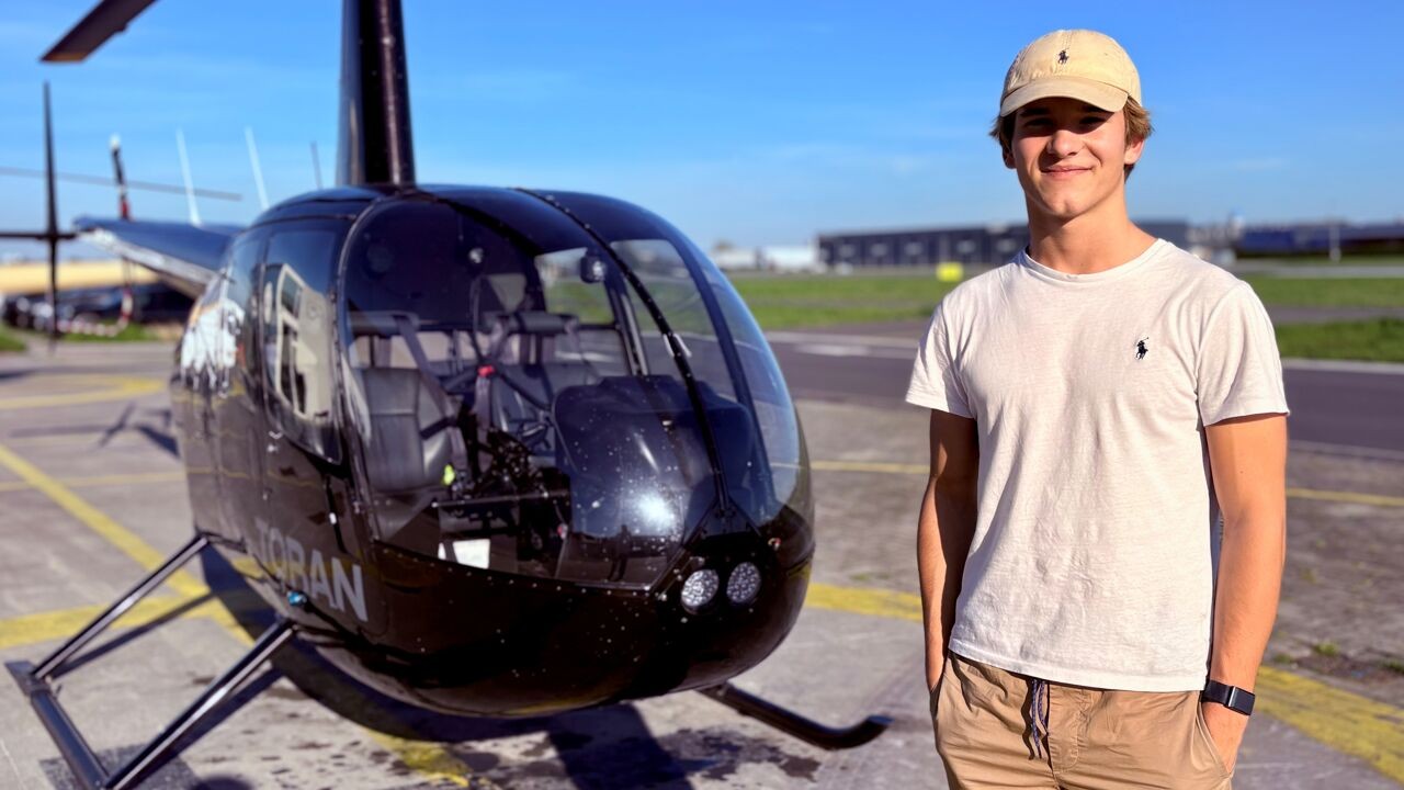 Louis (17) uit Knokke-Heist is jongste helikopterpiloot van Europa: "Mag sneller vliegen dan autorijden"