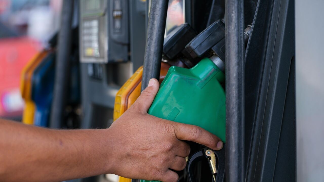 Europese gasprijs daalt tot laagste niveau sinds begin oorlog, lagere prijzen aan de pomp nog niet voor meteen