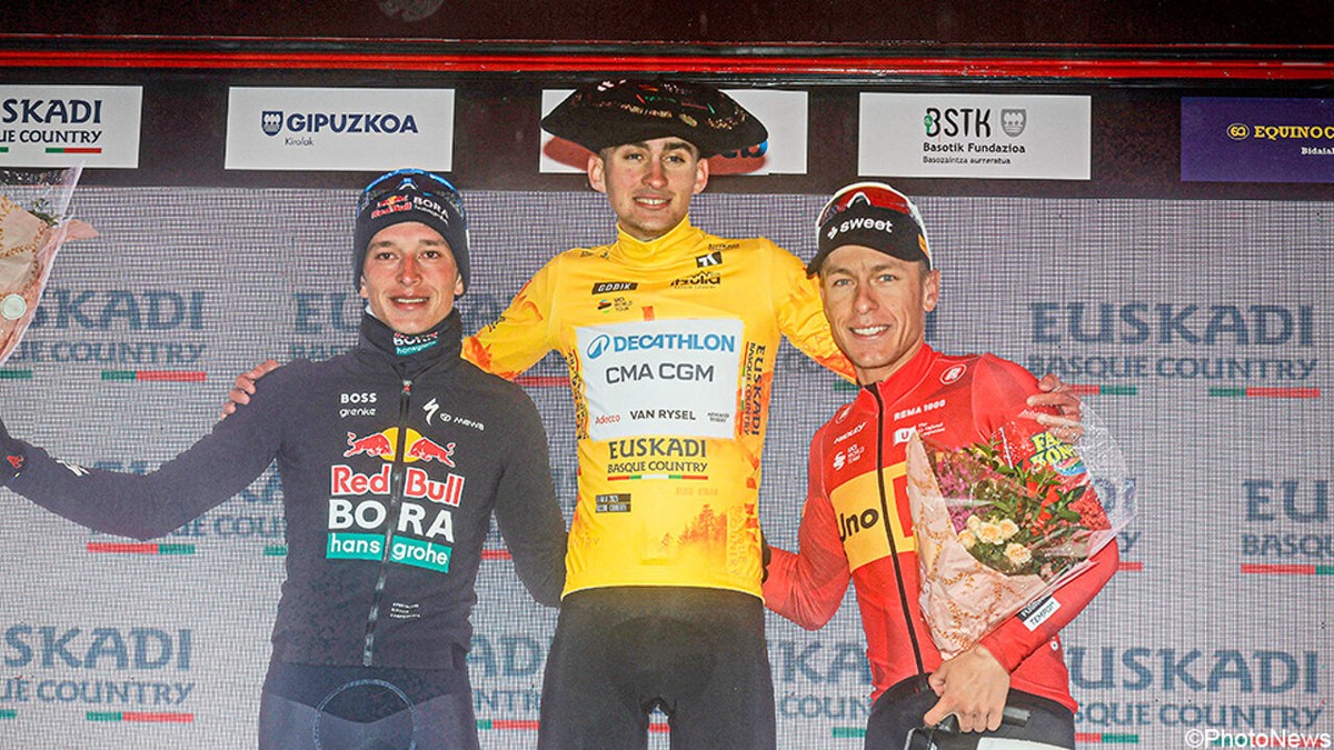 Vloek is doorbroken: Paul Seixas schenkt Frankrijk eerste eindzege in WT-rittenkoers sinds 2007, August wint slotrit