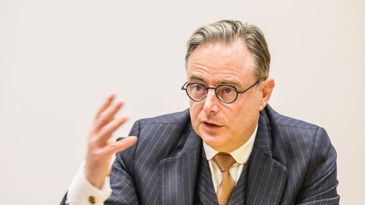 Vakbonden en werkgevers leggen alternatief voor centenindex voor aan premier De Wever