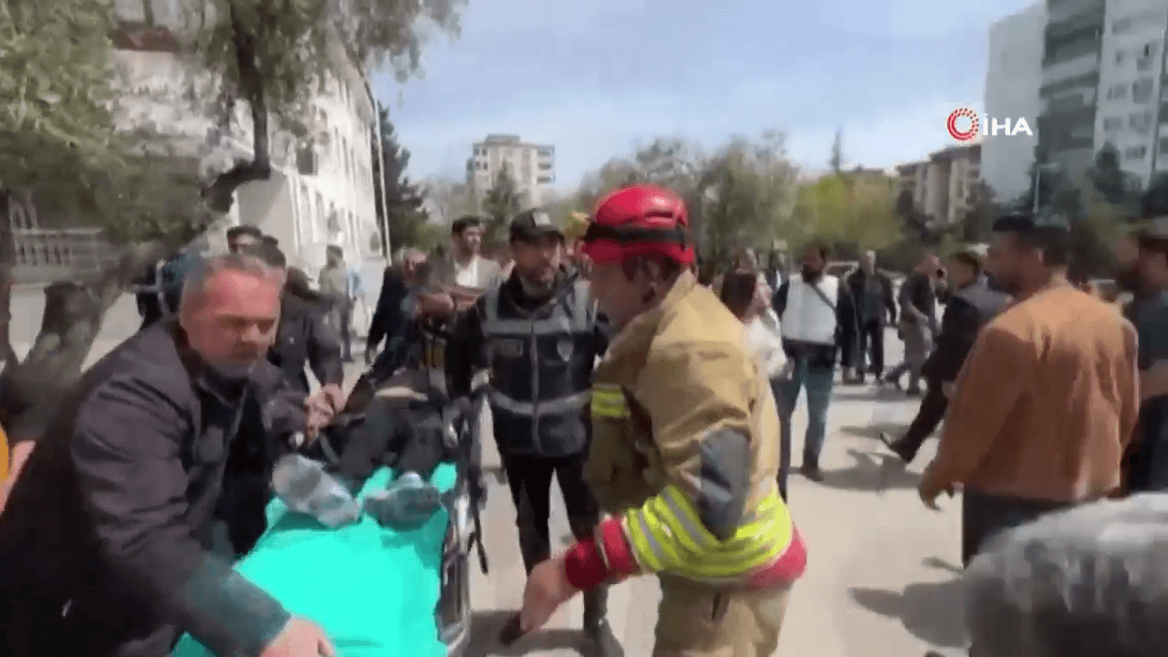 Dodentol bij schietpartij in school in Turkije loopt op: 9 mensen overleden, onder wie 8 kinderen