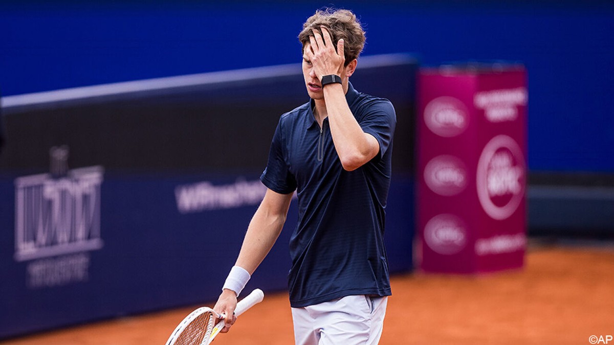 Pas na lange tiebreak kraakt hij: man-in-vorm Alexander Blockx moet meerdere erkennen in nummer 6 van de wereld