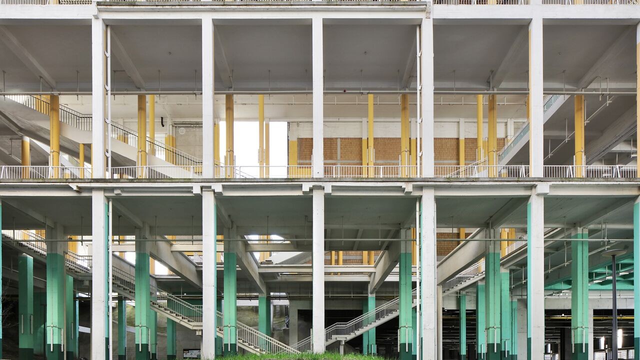 Belgische architecten winnen grootste Europese architectuurprijs voor congrescentrum in Charleroi