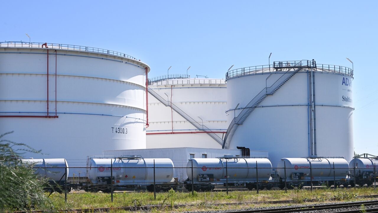 Regering zoekt geld voor energiefactuur: is een overwinstbelasting voor oliebedrijven de oplossing?