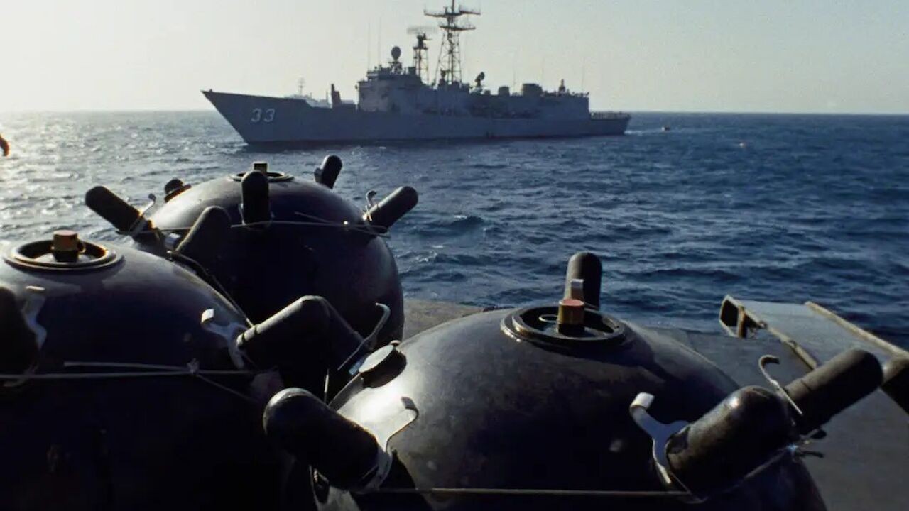 Met onderwaterdrones en geluid: hoe kunnen 'verloren' zeemijnen in Straat van Hormuz ontmanteld worden?