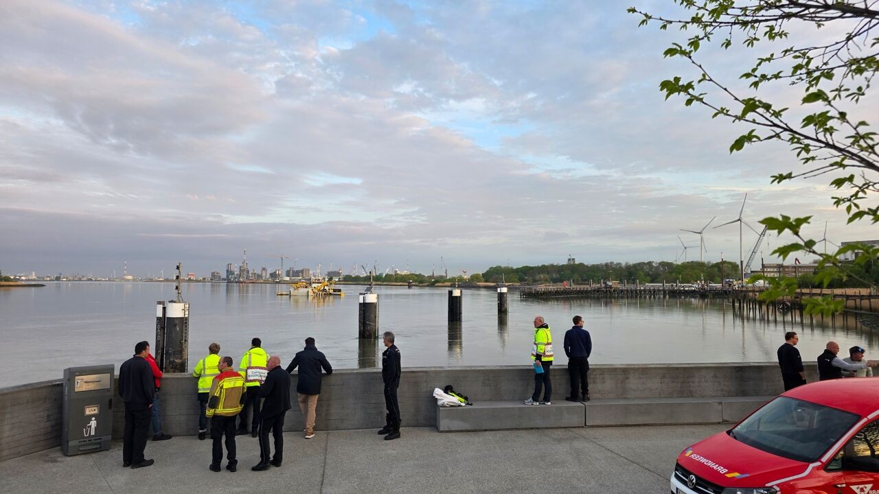 Gezonken schip in Antwerpen lekt niet langer brandstof, geen vervuiling op oevers