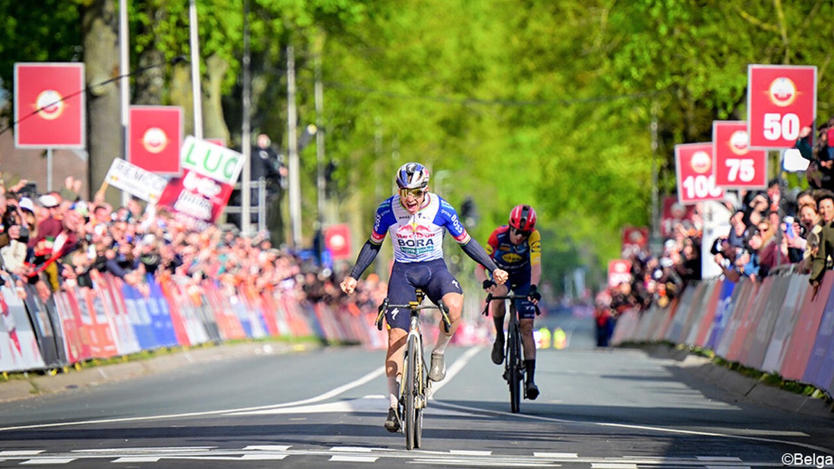 VIDEO - Evenepoel wint voor het eerst de Amstel Gold Race na koele sprint tegen Skjelmose