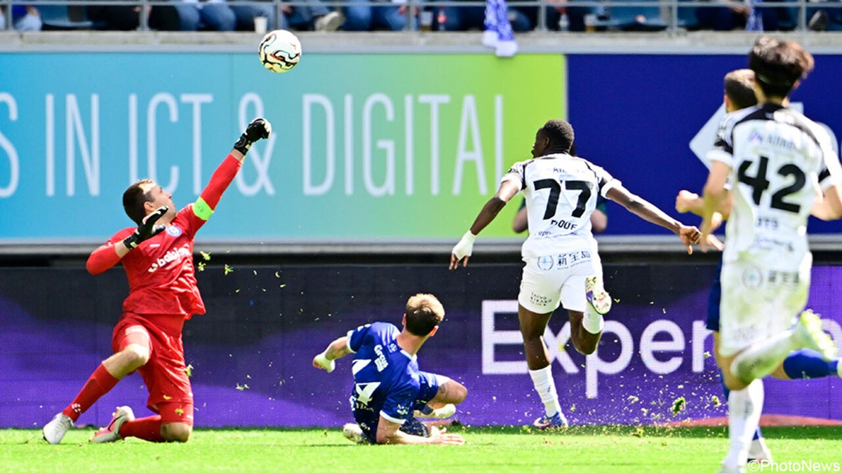 De kansen kwamen in het slot, de doelpunten niet: KAA Gent en STVV blijven steken op billijke brilscore