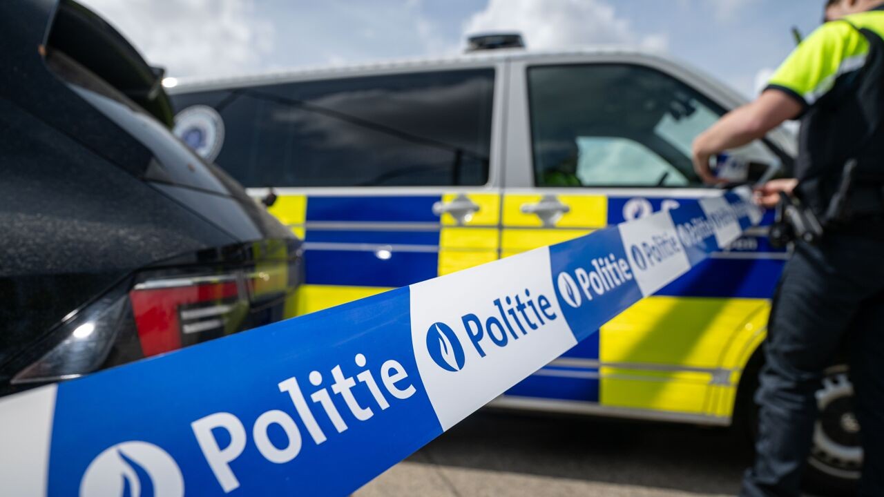 Voetganger (73) zwaargewond na aanrijding met bus op Antwerpse Rooseveltplaats