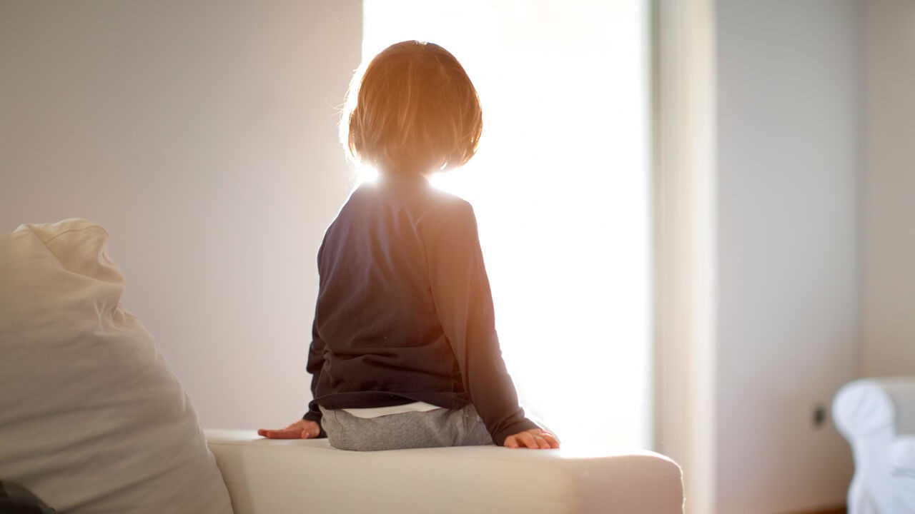 Gezin trekt naar rechter na meerdere afwijzingen voor zoon met zware gedragsproblemen: Vlaanderen veroordeeld voor falende jeugdhulp