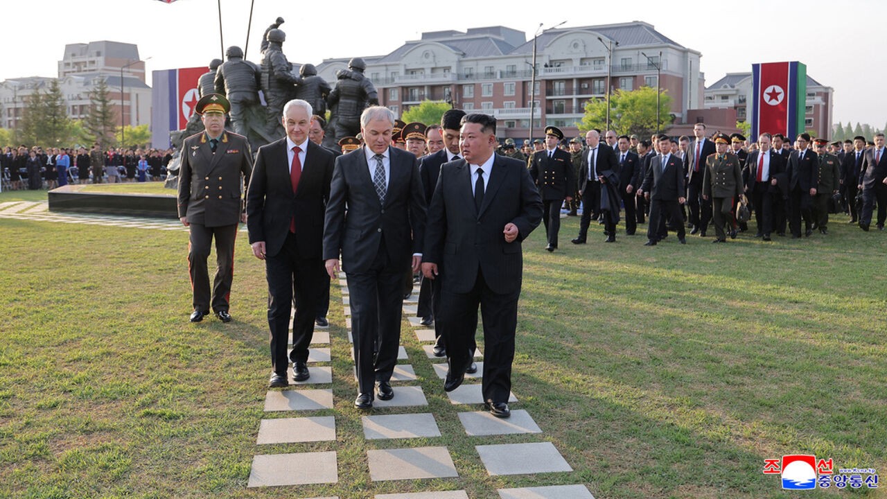 Noord-Korea telt al 2.000 doden in Russisch-Oekraïense oorlog, Kim Jong-un opent voor hen monument