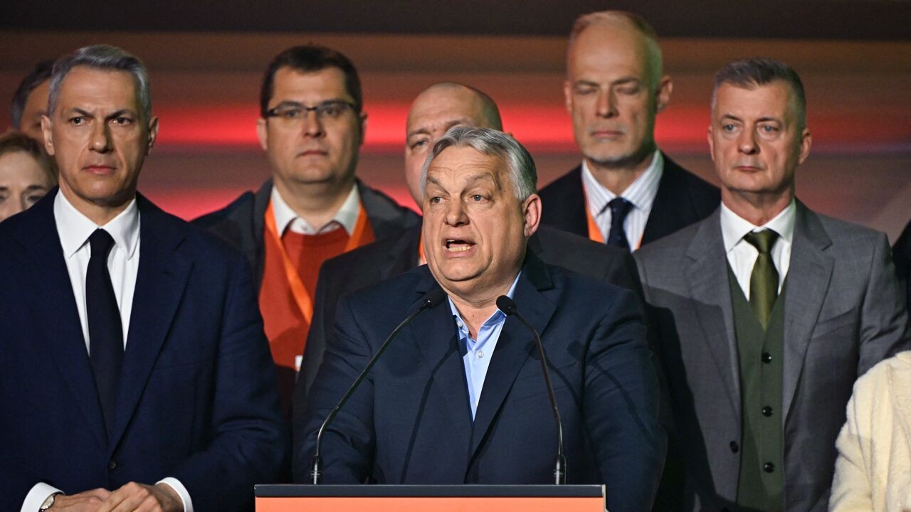 Orbán-getrouwen versluizen rijkdom uit Hongarije naar het buitenland na verkiezingsnederlaag