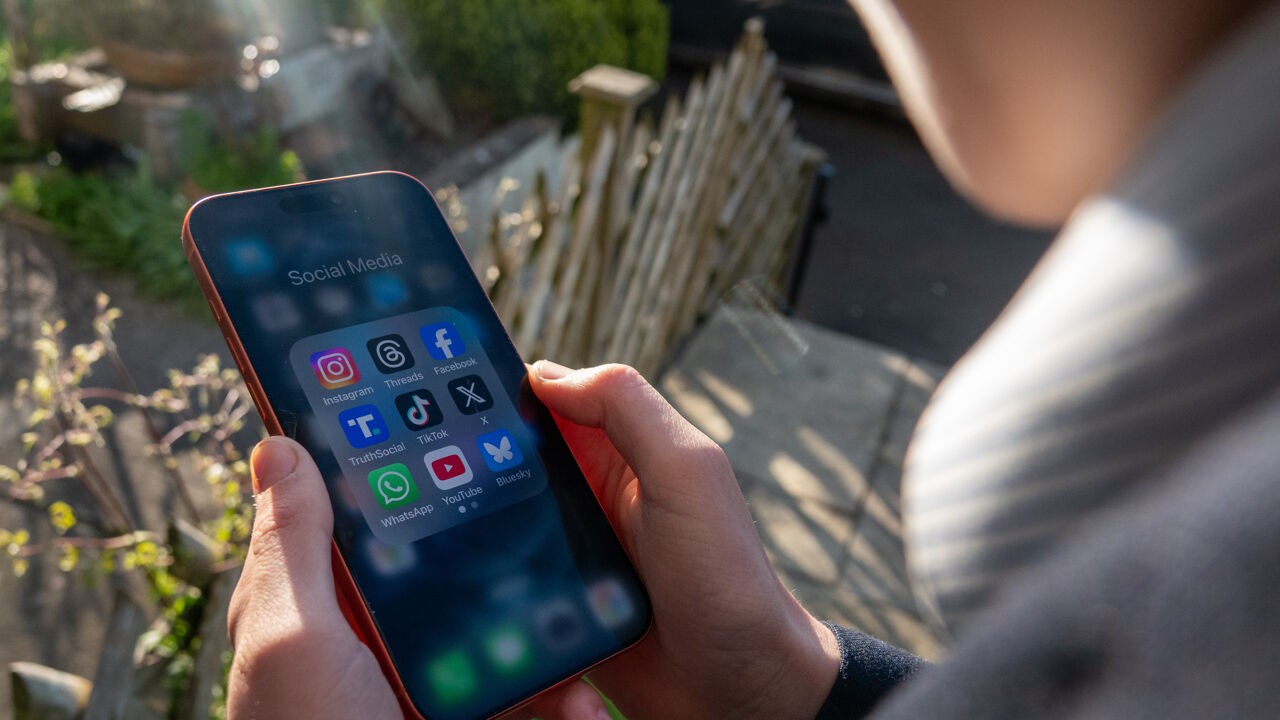 Facebook en Instagram doen te weinig om kinderen weg te houden, Europese miljardenboete dreigt