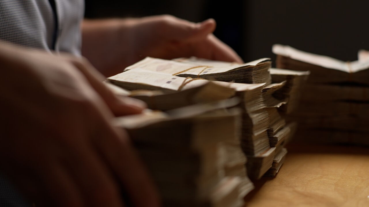 Ondergronds, informeel en soms ook crimineel: hoe bergen cash de wereld rond gaan via hawala