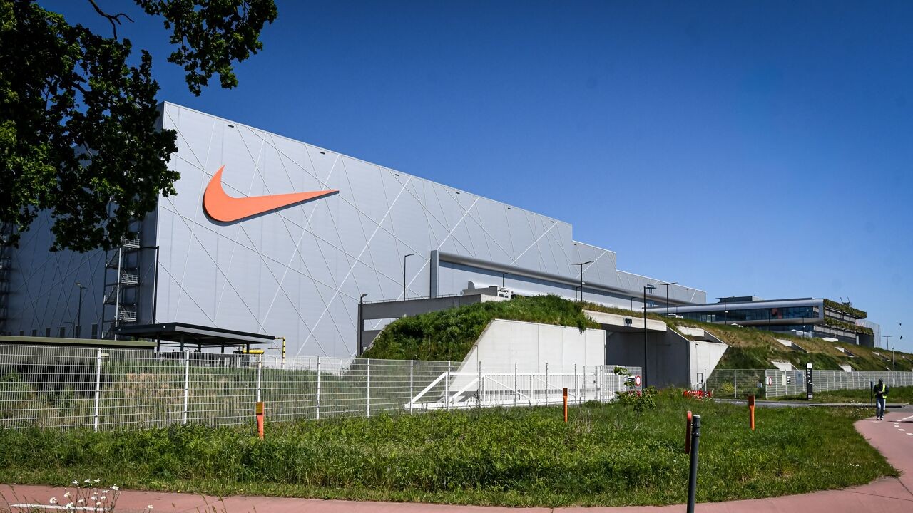325 bijkomende jobs bedreigd bij Nike in Laakdal: in totaal 736 banen in gevaar