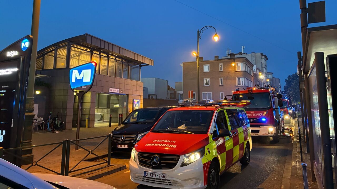 2 gewonden na brand in metrostation Belgica in Brussel