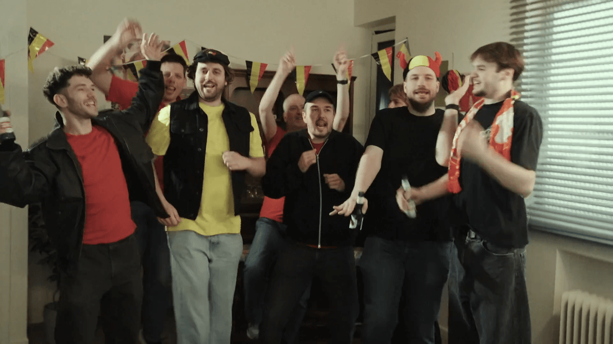 "Godverdomme, Kreusch en Elvis! De rest gaat nogal in zijn broek doen": DIW test WK-lied uit bij "Belgische fanclub"