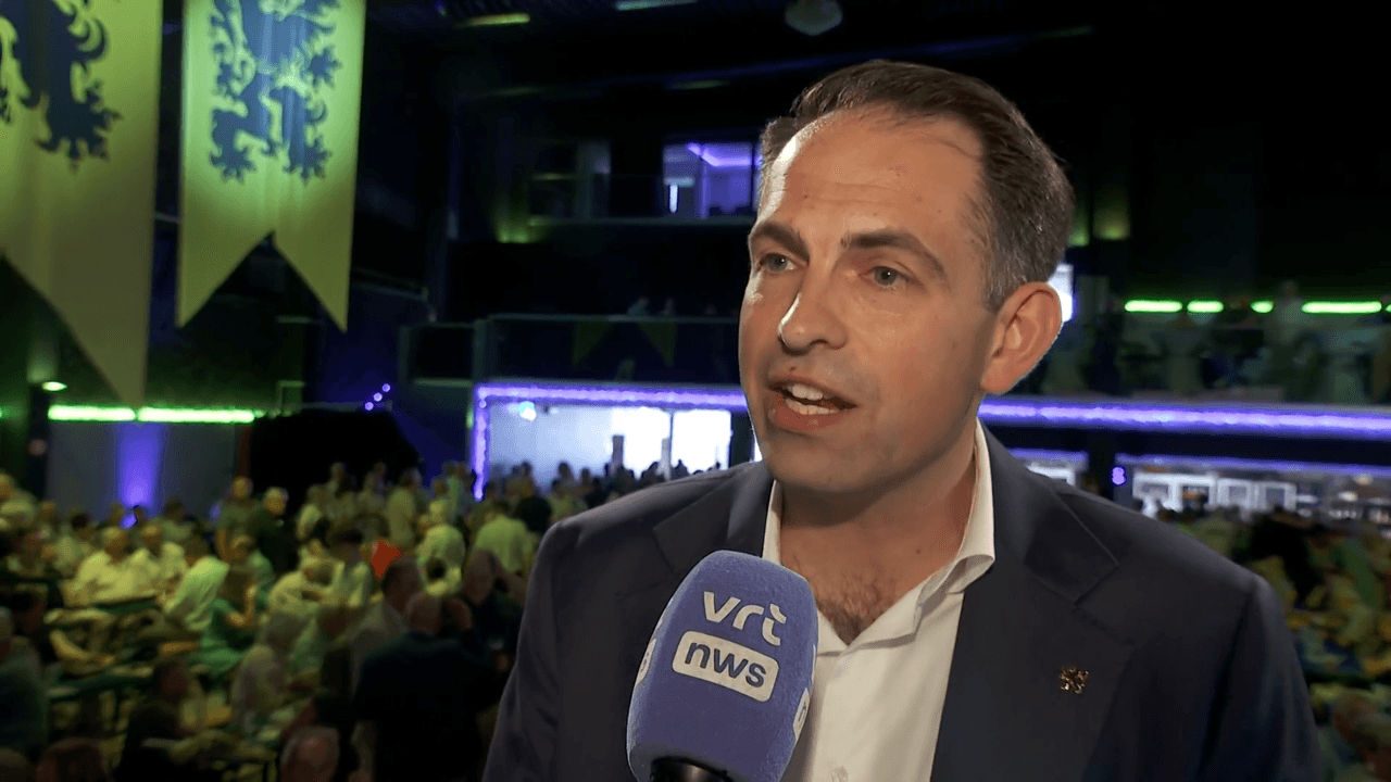 Tom Van Grieken (Vlaams Belang) pleit in 1 mei-toespraak voor "eengemaakt Vlaams energiebedrijf"
