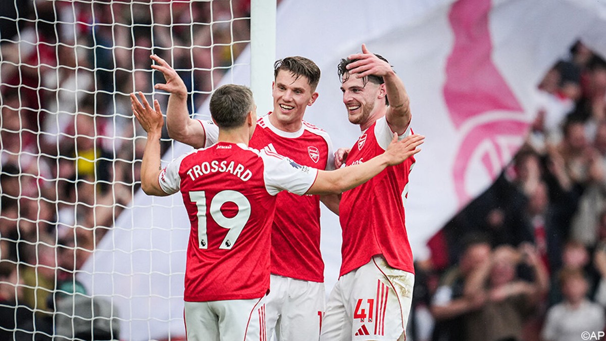 Met een assist van Trossard erbovenop: Arsenal veegt de vloer aan met Fulham én vergroot zijn voorsprong op City