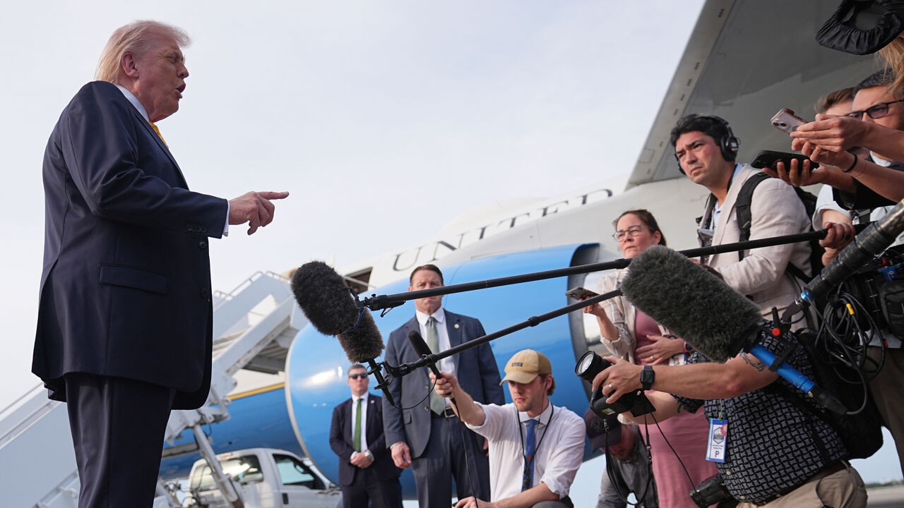Trump wil Iraans voorstel bestuderen: "Maar de prijs die ze hebben betaald, is nog niet hoog genoeg"