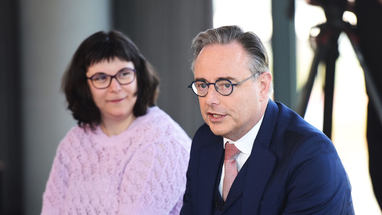 Premier De Wever openhartig in nieuw Streamz-programma over Trump en grootste politieke fout: "Ik kom nooit nog terug op een gegeven woord"