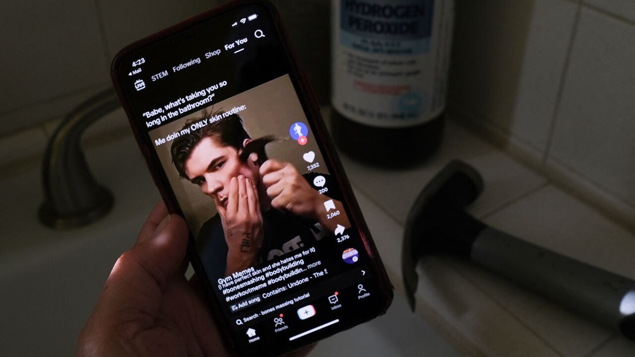 'Looksmaxxing' steeds populairder bij jonge mannen, maar wat is het? En is het gevaarlijk?