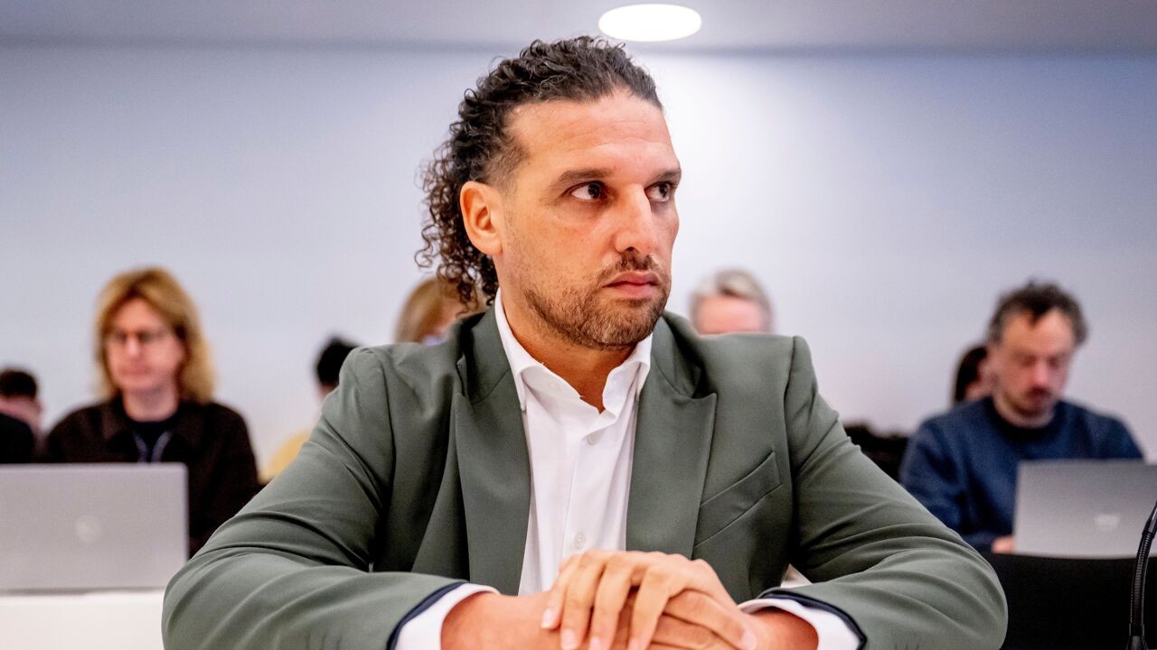Ali B krijgt zwaardere straf in beroep, rechter vindt ook 2e verkrachting bewezen