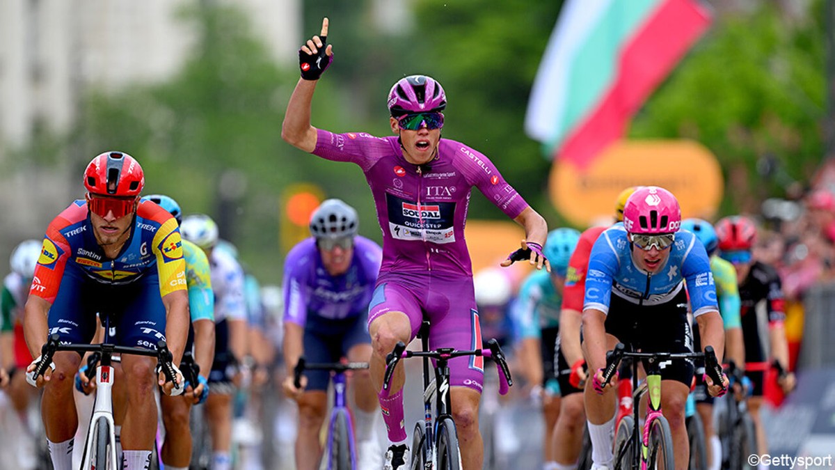 Paul Magnier stormt naar zijn 2e ritzege na prangende Giro-sprint