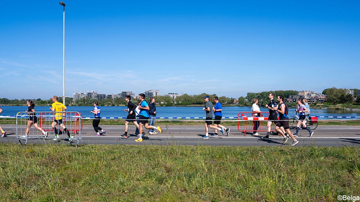 "Je moet je afvragen of het op die leeftijd al noodzakelijk is": hoe (on)gezond is een marathon voor een jong lichaam?