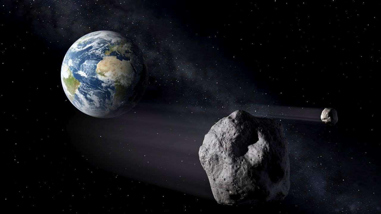 Grote asteroïde scheert 'rakelings' langs de aarde: "Zo dicht als je kan komen zonder te botsen"
