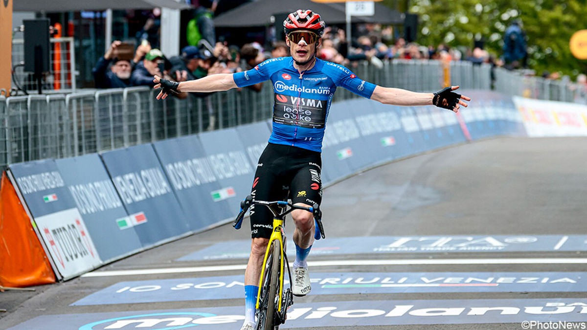 Jonas Vingegaard rookt Felix Gall uit en boekt zijn tweede ritzege, Afonso Eulalio blijft overtuigend leider