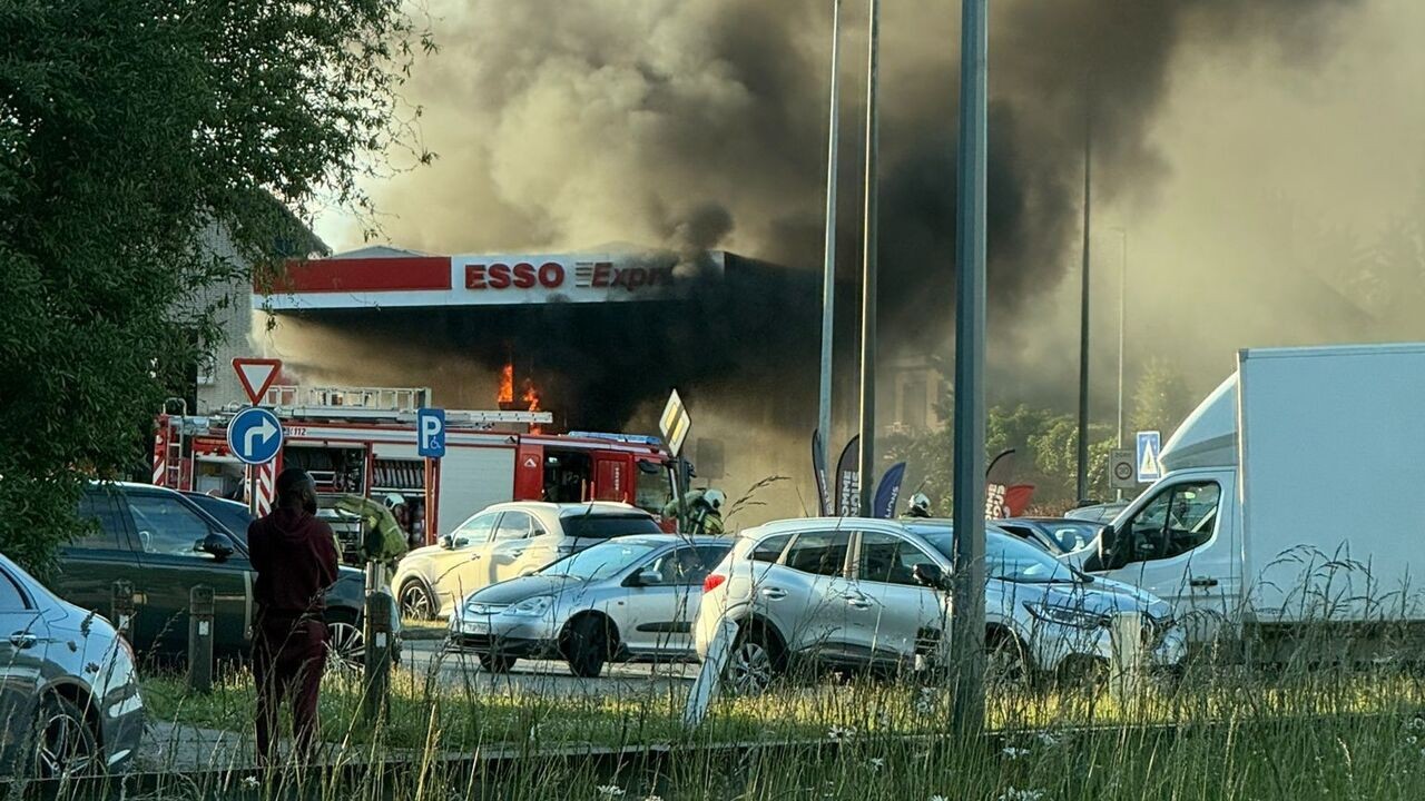 Hevige brand bij tankstation in Erembodegem snel geblust: "Nooit sprake geweest van ontploffingsgevaar"