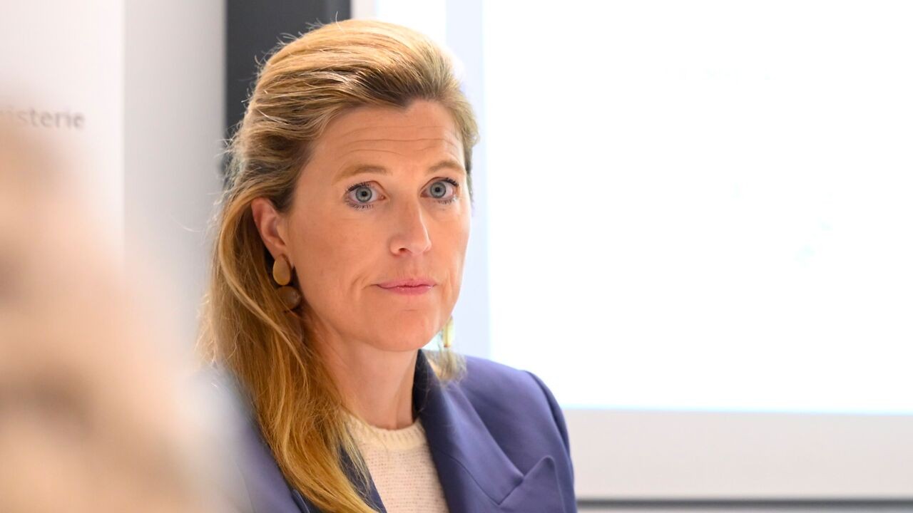 Politiek filosoof geeft minister Verlinden gelijk: "Wetenschap onderzoekt feiten, politiek neemt beslissingen"