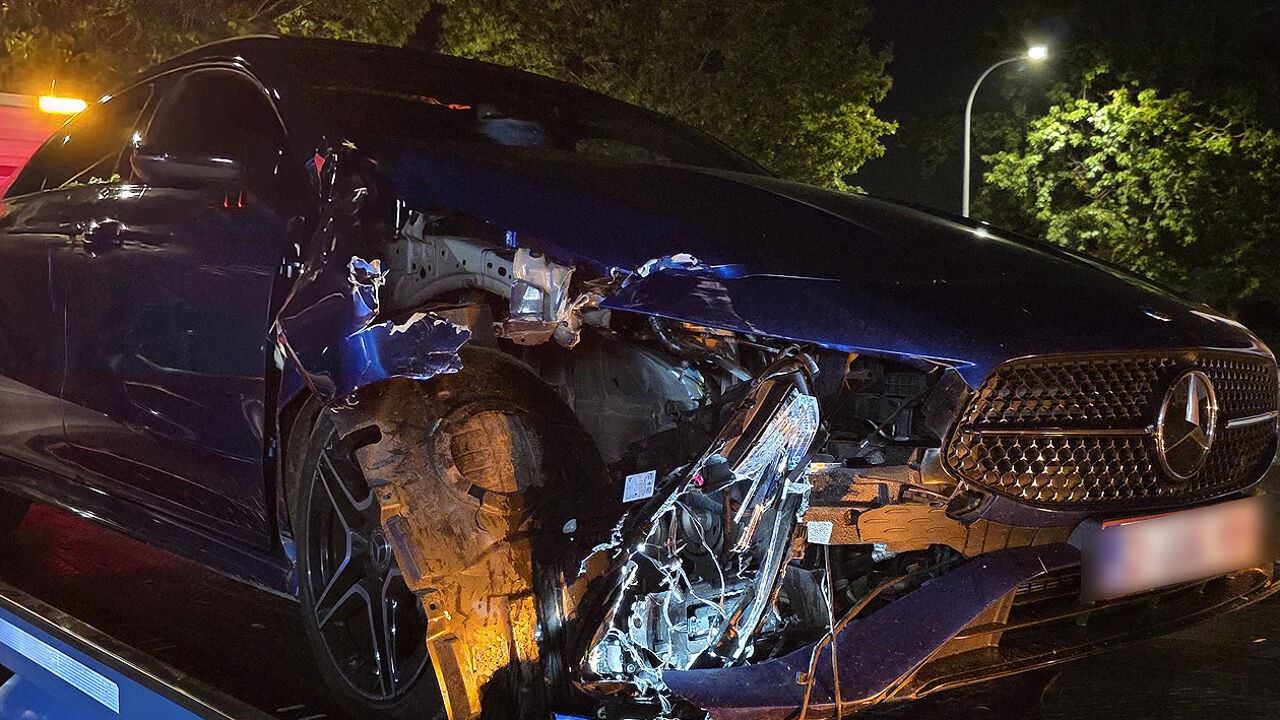 Minderjarige onder invloed van drugs crasht in Herentals na politieachtervolging met meer dan 200 km/u