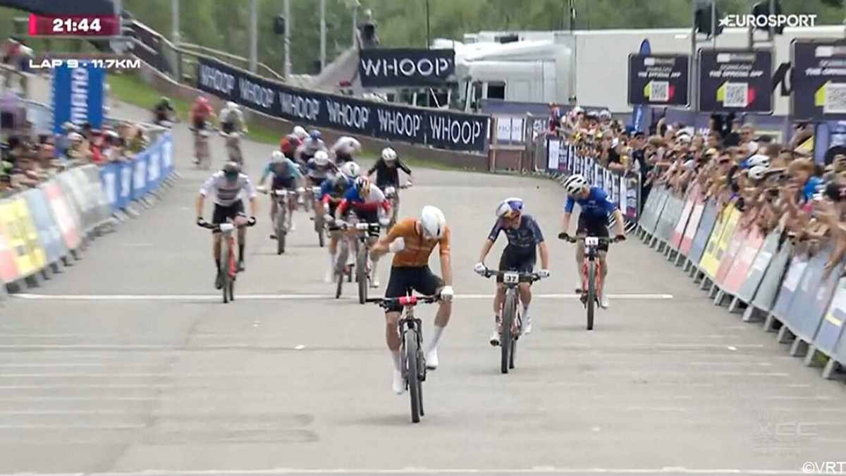 Geen zege voor Tom Pidcock, Puck Pieterse wint shorttrack wel in Nove Mesto - Kijk morgen naar cross-country in WB MTB