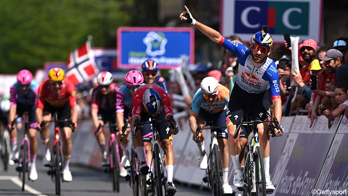Feestdag voor Red Bull-Bora-Hansgrohe: Jordi Meeus wint slotrit in Duinkerke voor ploegmaat, Pithie grijpt eindzege