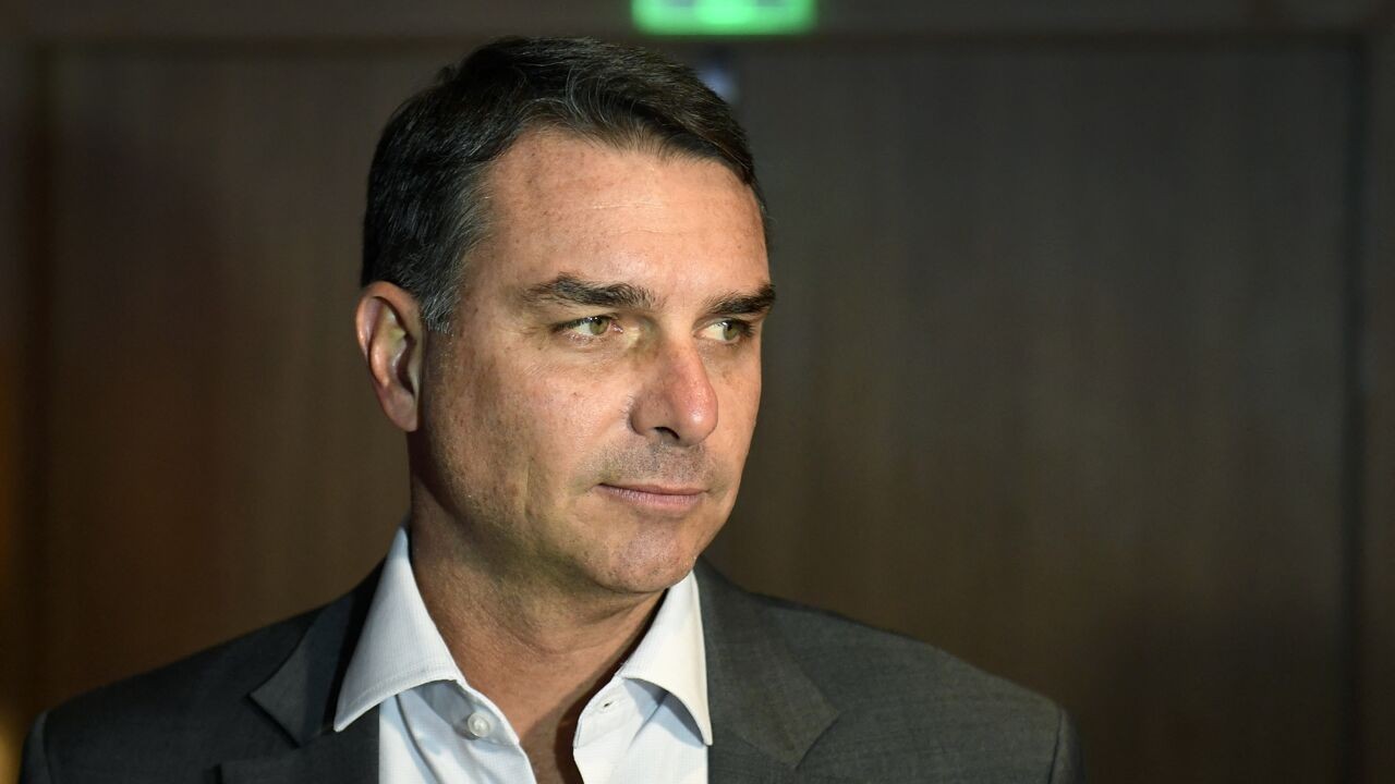 Corruptieschandaal dreigt Braziliaanse presidentskandidaat Flávio Bolsonaro zuur op te breken