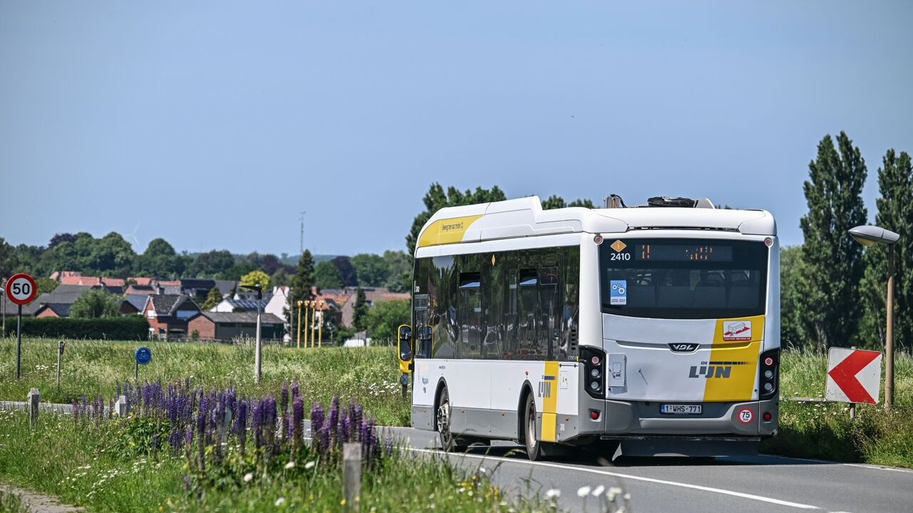 De Lijn betaalt eerste 3 (lichte) verkeersovertredingen van alle buschauffeurs terug, Vias noemt het "slecht signaal"