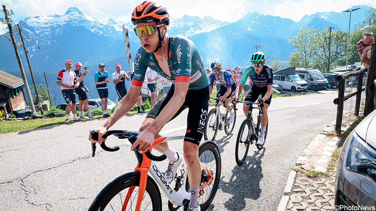 Thymen Arensman verliest zijn voorlopige podiumplek aan Jai Hindley: dit zijn de klassementen na de 19e rit in de Giro