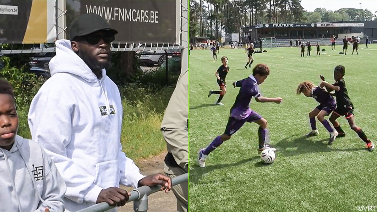 Voor het WK nog even genieten van familie: Romelu Lukaku duikt op in Beringen tijdens jeugdtoernooi met zoon Romeo
