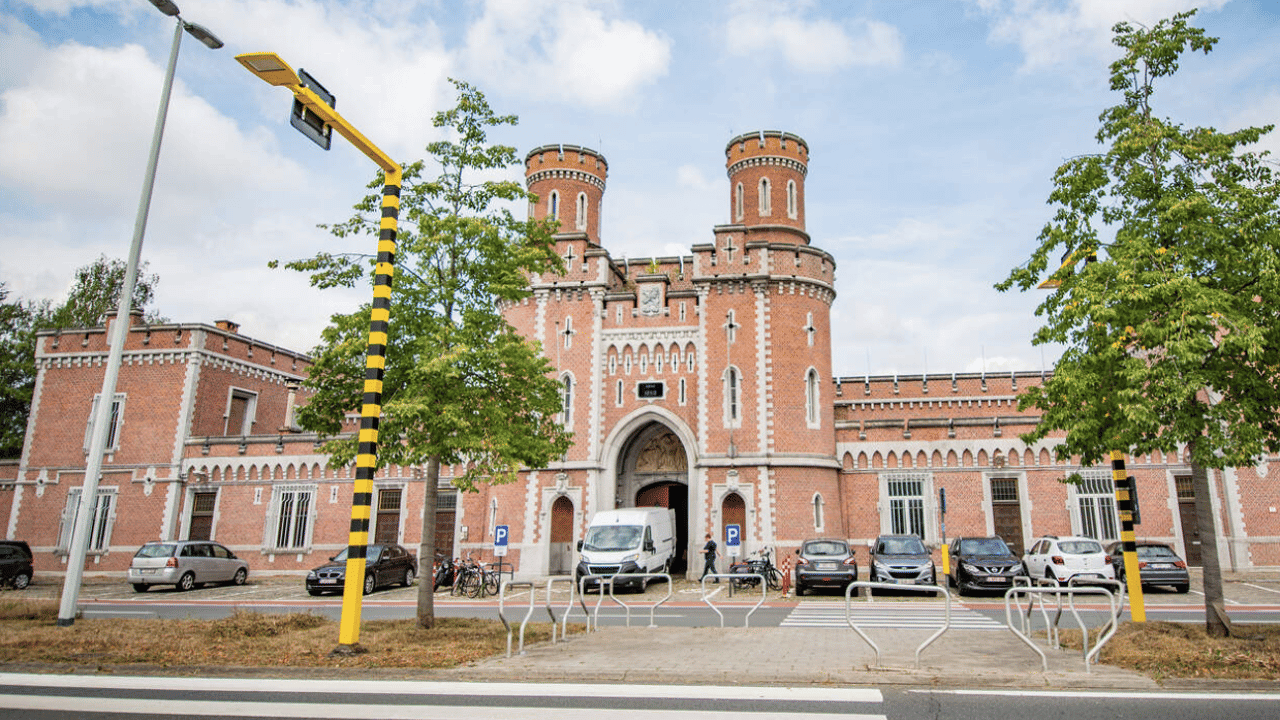 Celstraffen tot 3 jaar voor bendeleden die drugs aan geslachtsdeel plakten en Leuven Centraal insmokkelden