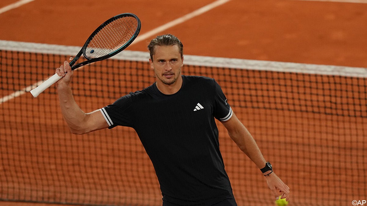 Na vroege wake-upcall sloeg de motor helemaal aan: topfavoriet Alexander Zverev mag als eerste naar halve finale