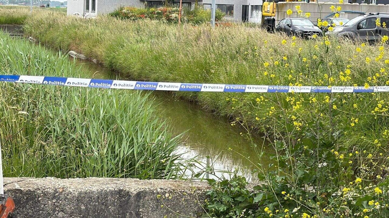 Meisje van 2 verdronken in beek in Middelkerke nadat ze uit huis is geglipt