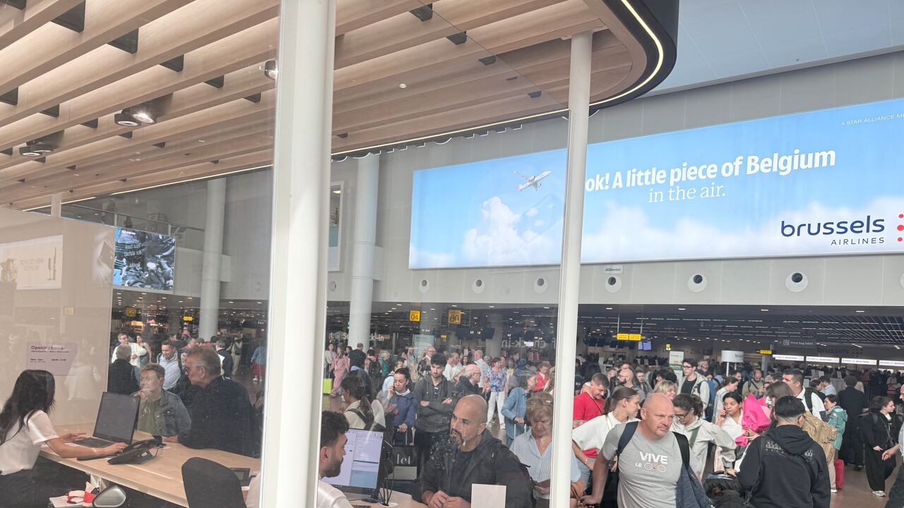 Vliegverkeer van en naar ons land stil door actie bij luchtverkeersleiding: "Kom niet naar de luchthaven"