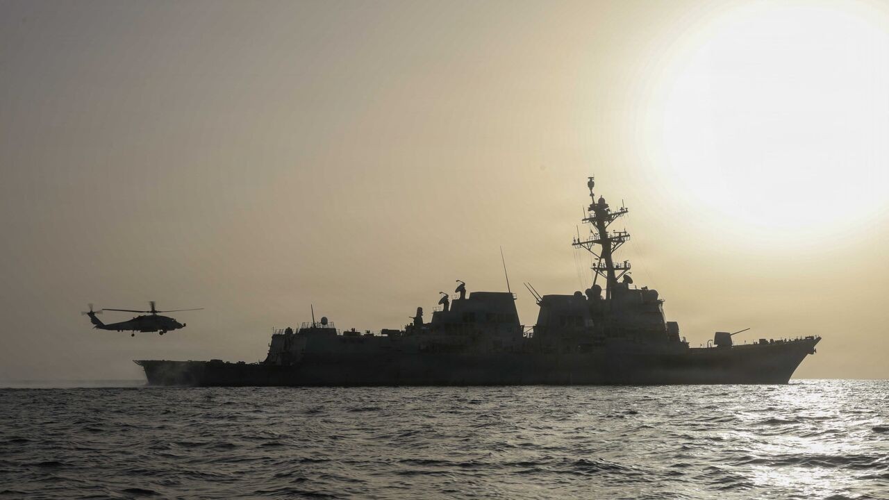 Iran claimt dat het een Amerikaanse torpedojager heeft aangevallen, VS spreekt dat tegen